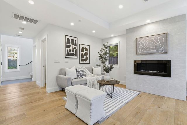2212 Leland Avenue, Mountain View, CA 94040