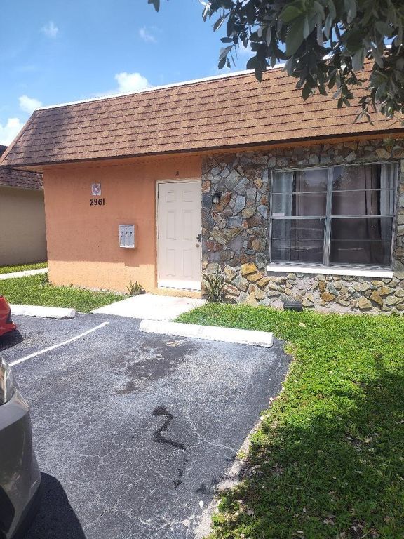 2961 NW 43rd Ter 3, Fort Lauderdale, FL 33313