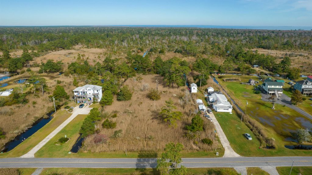 Image 2 of property listing at 170 Bayview Drive, Stumpy Point, NC 27978