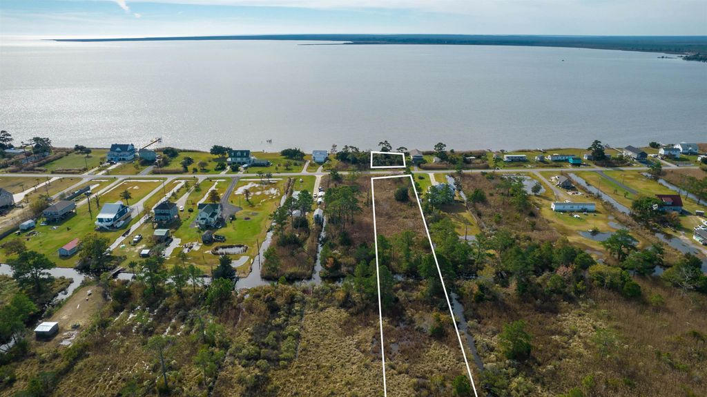 Image 16 of property listing at 170 Bayview Drive, Stumpy Point, NC 27978