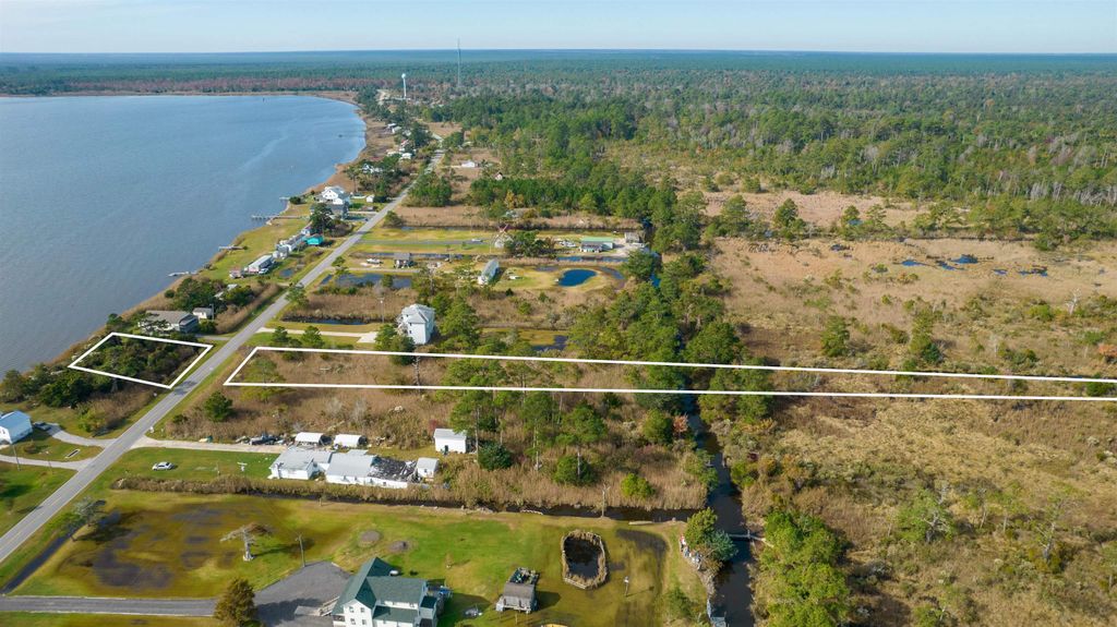 Image 20 of property listing at 170 Bayview Drive, Stumpy Point, NC 27978