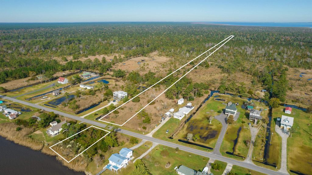 Image 24 of property listing at 170 Bayview Drive, Stumpy Point, NC 27978