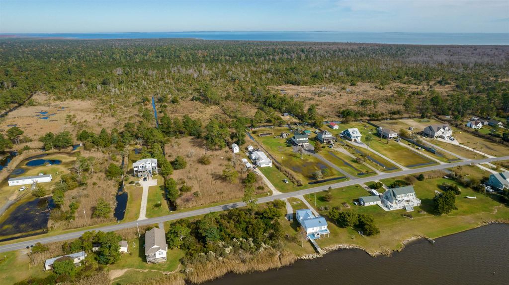 Image 29 of property listing at 170 Bayview Drive, Stumpy Point, NC 27978