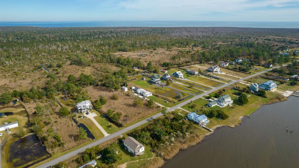 Image 31 of property listing at 170 Bayview Drive, Stumpy Point, NC 27978