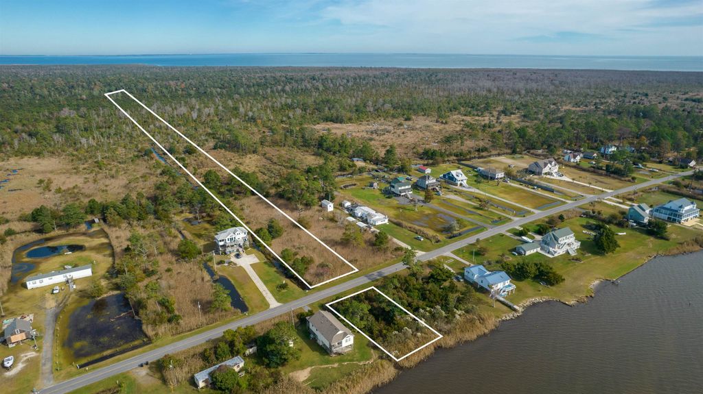 Image 5 of property listing at 170 Bayview Drive, Stumpy Point, NC 27978