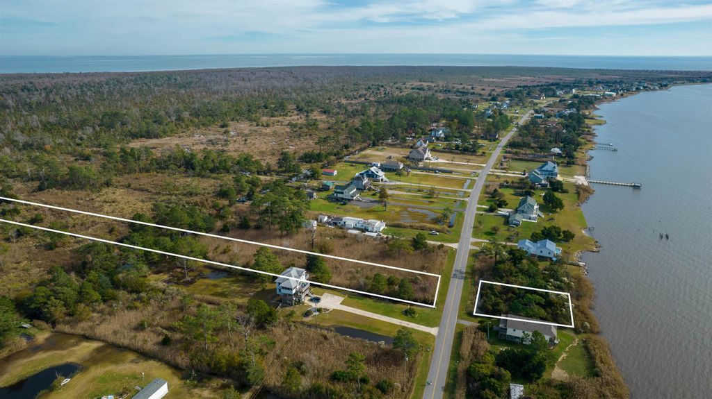 Image 9 of property listing at 170 Bayview Drive, Stumpy Point, NC 27978