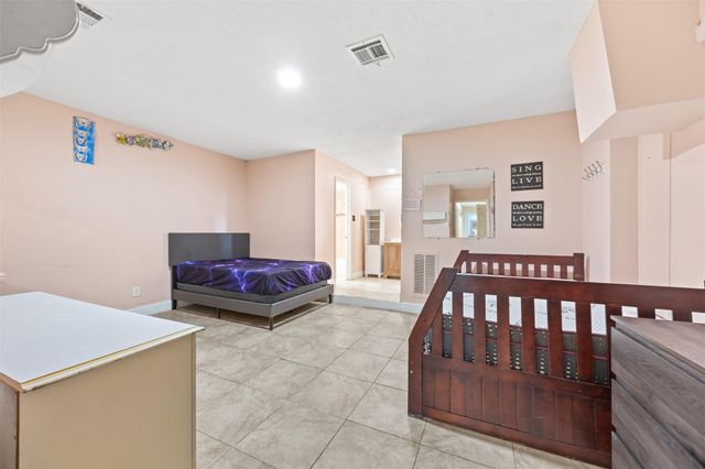 6715 Rowell Court, Houston, TX 77489