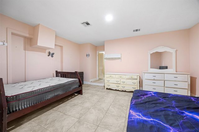 6715 Rowell Court, Houston, TX 77489