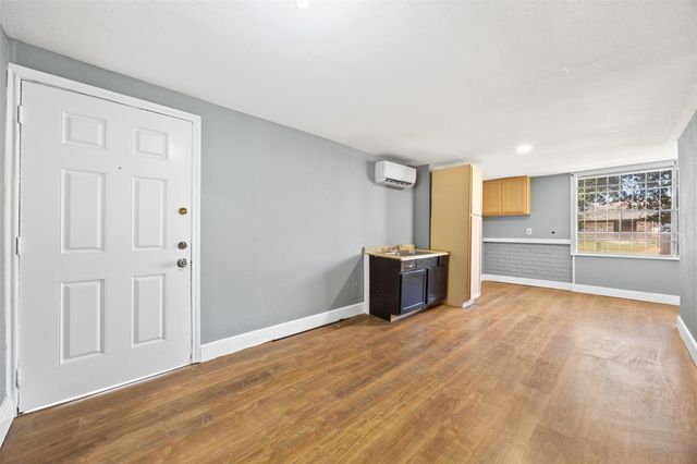 6715 Rowell Court, Houston, TX 77489