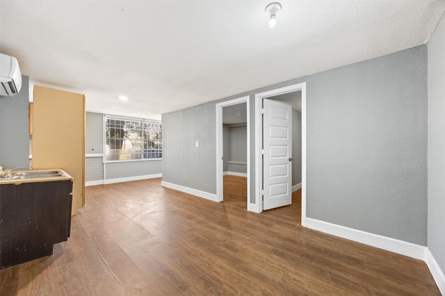 6715 Rowell Court, Houston, TX 77489