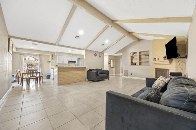 6715 Rowell Court, Houston, TX 77489