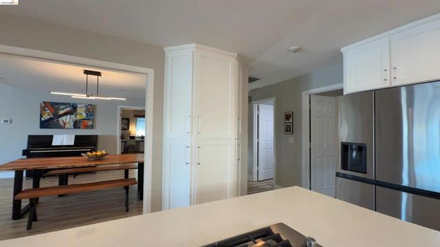 2293 Reef Ct, Discovery Bay, CA 94505