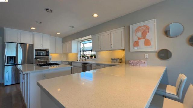 2293 Reef Ct, Discovery Bay, CA 94505