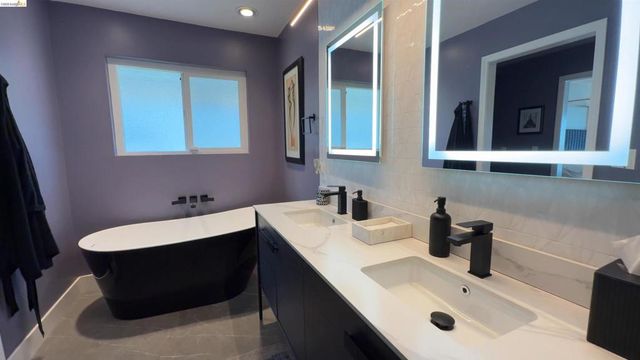 2293 Reef Ct, Discovery Bay, CA 94505