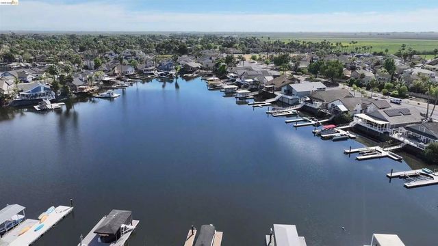 2293 Reef Ct, Discovery Bay, CA 94505