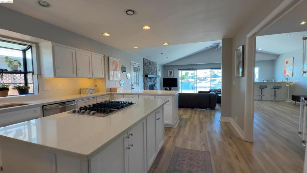 Image 20 of property listing at 2293 Reef Ct, Discovery Bay, CA 94505