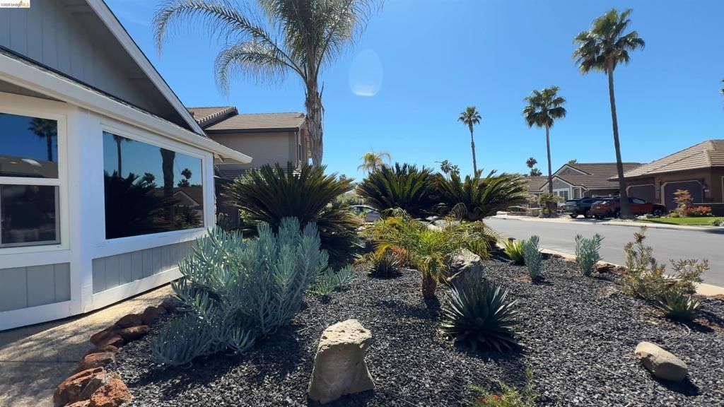 Image 3 of property listing at 2293 Reef Ct, Discovery Bay, CA 94505