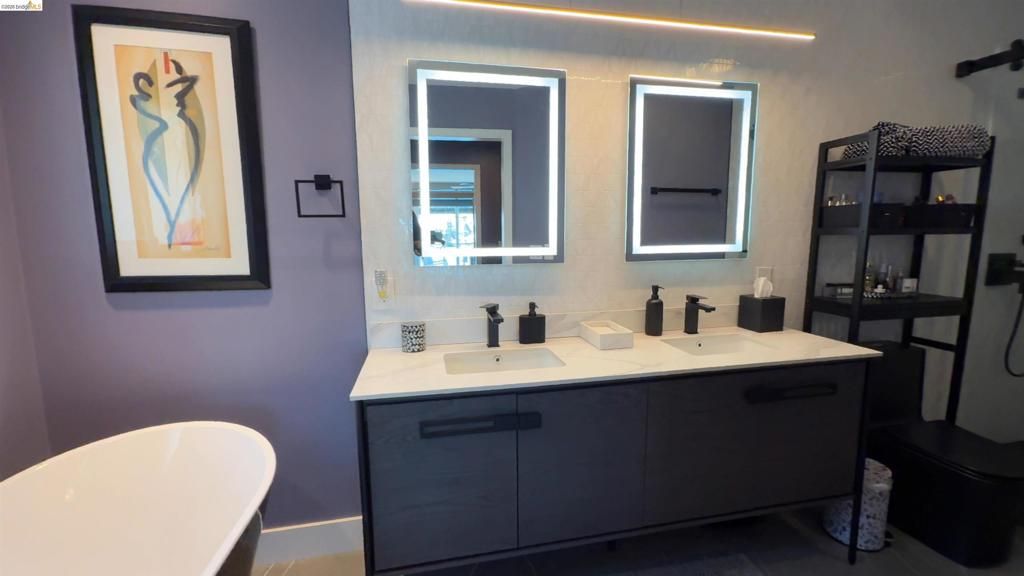 Image 31 of property listing at 2293 Reef Ct, Discovery Bay, CA 94505