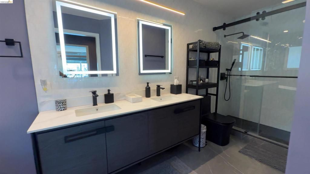 Image 32 of property listing at 2293 Reef Ct, Discovery Bay, CA 94505