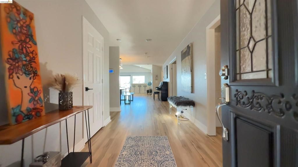 Image 8 of property listing at 2293 Reef Ct, Discovery Bay, CA 94505