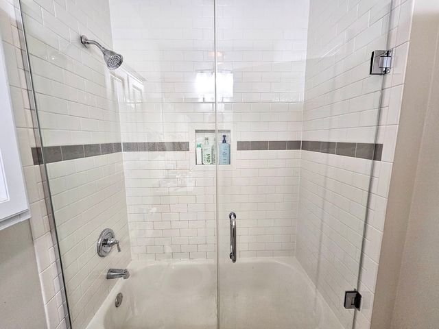 939 W Armitage Avenue B, Chicago, IL 60614
