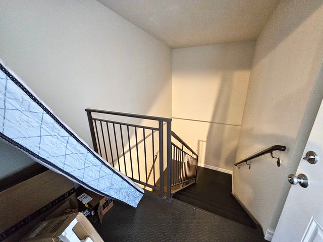 939 W Armitage Avenue B, Chicago, IL 60614