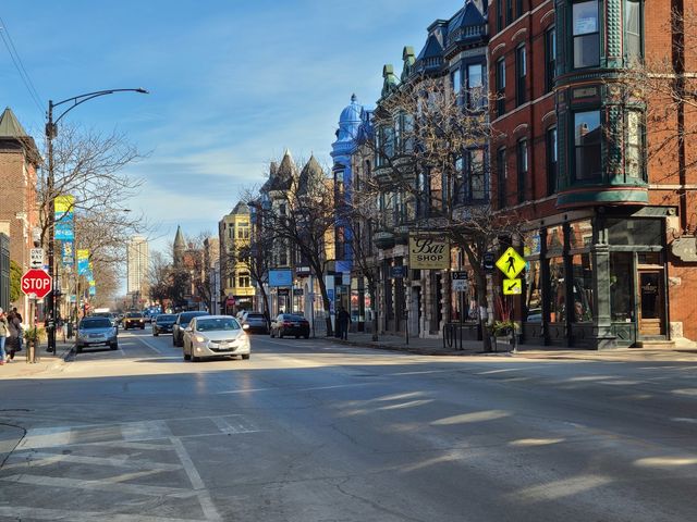 939 W Armitage Avenue B, Chicago, IL 60614