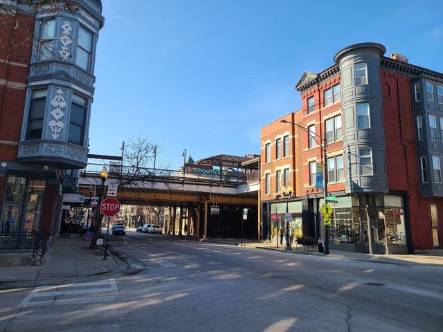939 W Armitage Avenue B, Chicago, IL 60614