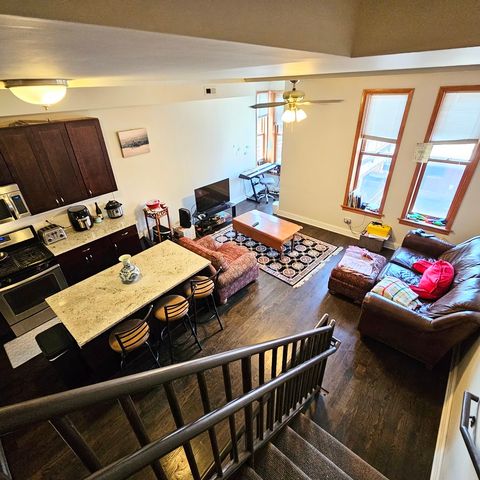 939 W Armitage Avenue B, Chicago, IL 60614