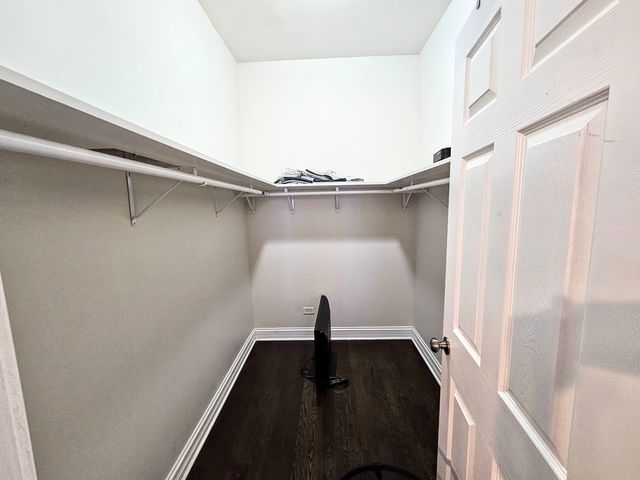 939 W Armitage Avenue B, Chicago, IL 60614