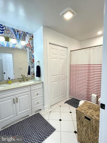 1656 KRAMER ST NE, Washington, DC 20002