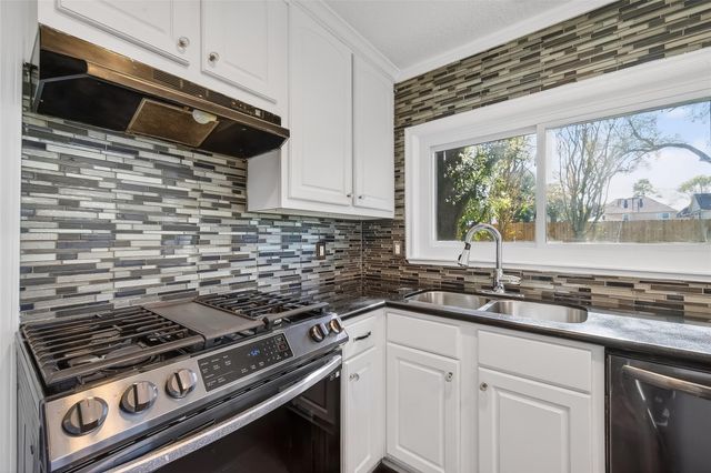 13327 Harpers Bridge Drive, Houston, TX 77041