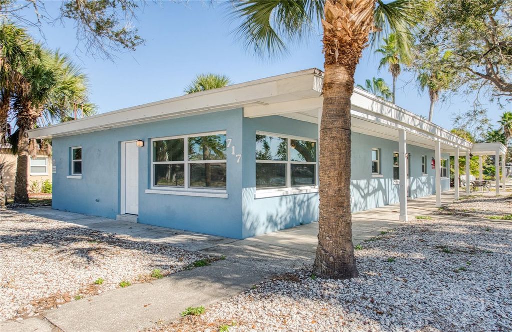 717 E GULF BOULEVARD, Indian Rocks Beach, FL 33785