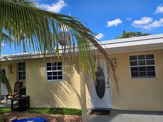 5241 NE 15th Ter, Pompano Beach, FL 33064