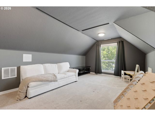 2237 Nw UTAH Ct, Camas, WA 98607
