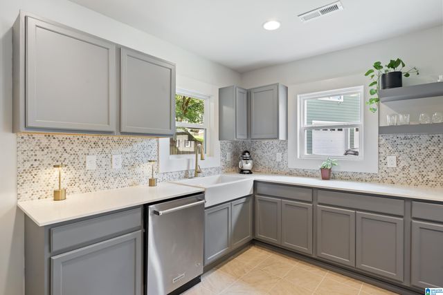 568 60TH PLACE S, Birmingham, AL 35212