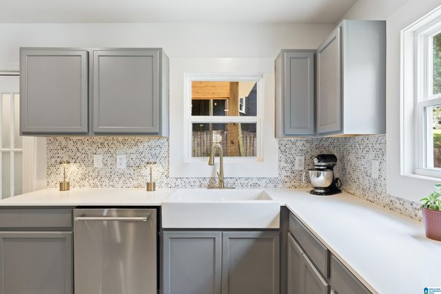 568 60TH PLACE S, Birmingham, AL 35212