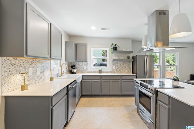 568 60TH PLACE S, Birmingham, AL 35212