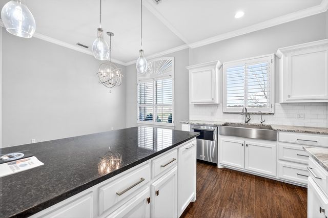 6640 E Sandhills Dr, Gardendale, TX 79758