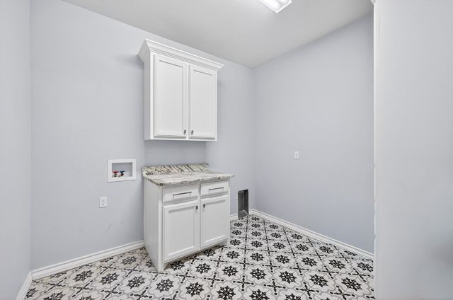 6640 E Sandhills Dr, Gardendale, TX 79758