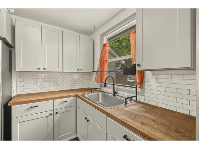 725 Ne 55TH Ave, Portland, OR 97213