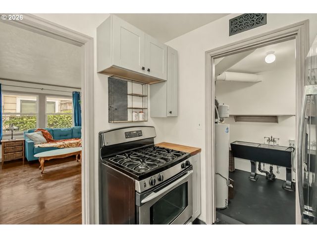 725 Ne 55TH Ave, Portland, OR 97213