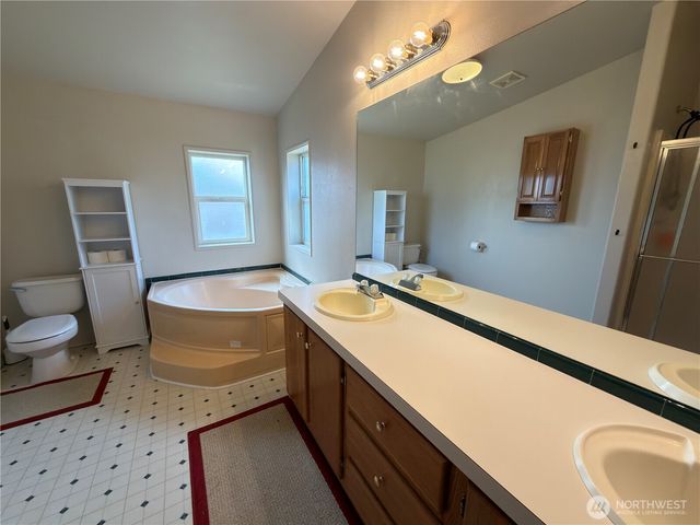 1704 S Delores Place, Port Angeles, WA 98363
