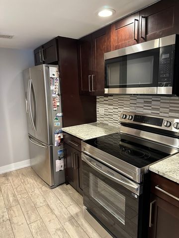 9830 Sayre Avenue 13, Chicago Ridge, IL 60415