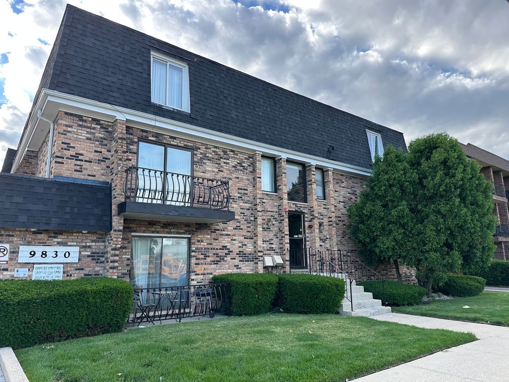 9830 Sayre Avenue 13, Chicago Ridge, IL 60415