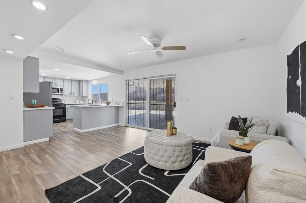 Image 14 of property listing at 1770 Tooley Circle, San Diego, CA 92114