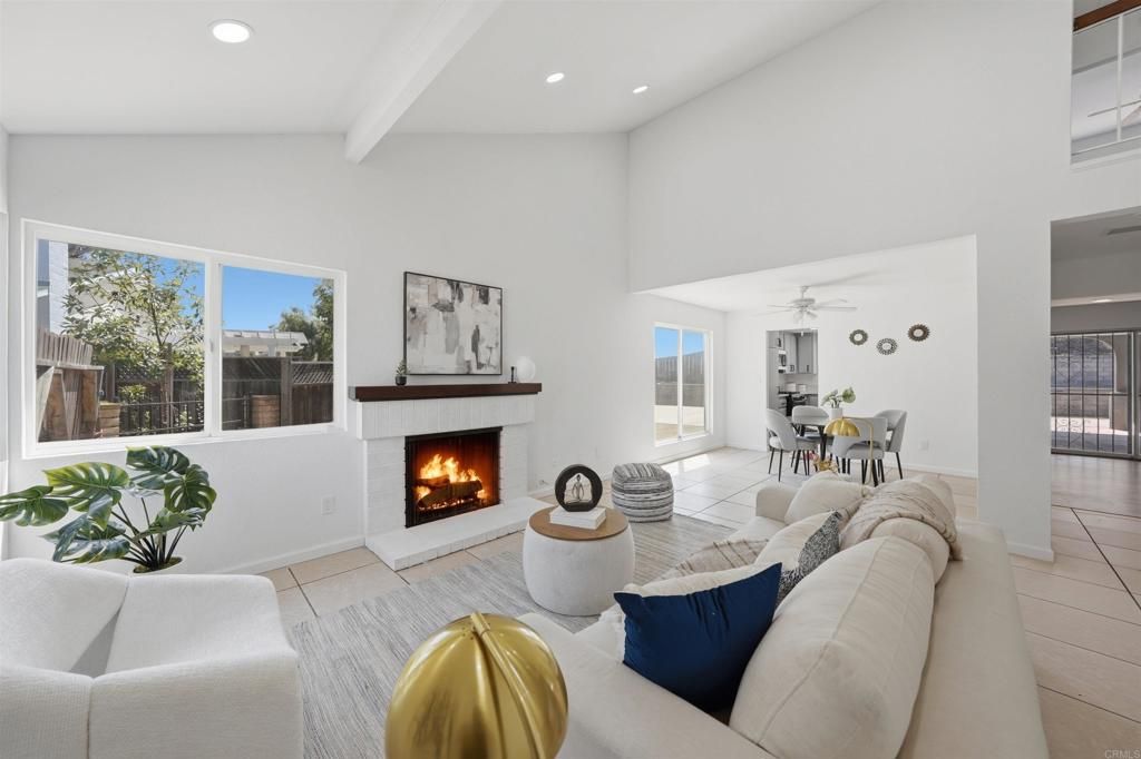 Image 4 of property listing at 1770 Tooley Circle, San Diego, CA 92114