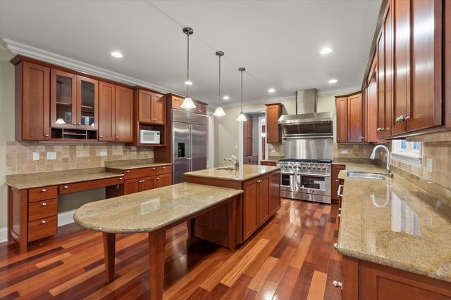 130 Fuller Road, Hinsdale, IL 60521