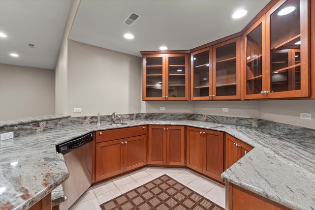 130 Fuller Road, Hinsdale, IL 60521