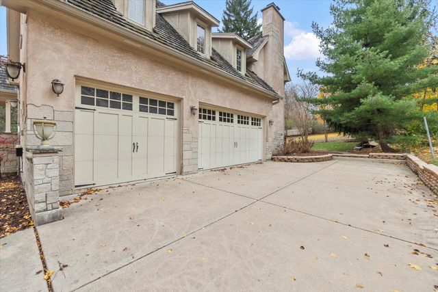 130 Fuller Road, Hinsdale, IL 60521